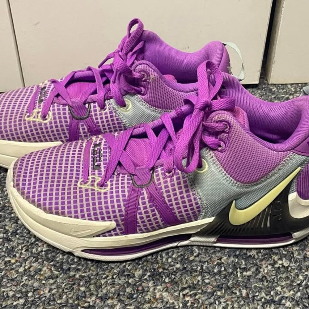 Nike Lebron Witness 7 basketball shoe Fuchsia Dream size 8.5 mens - Picture 2 of 7